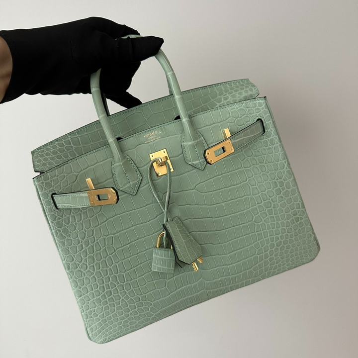 Hermès – Kelly 28 Vert d’Eau de piel de cocodrilo, edición limitada