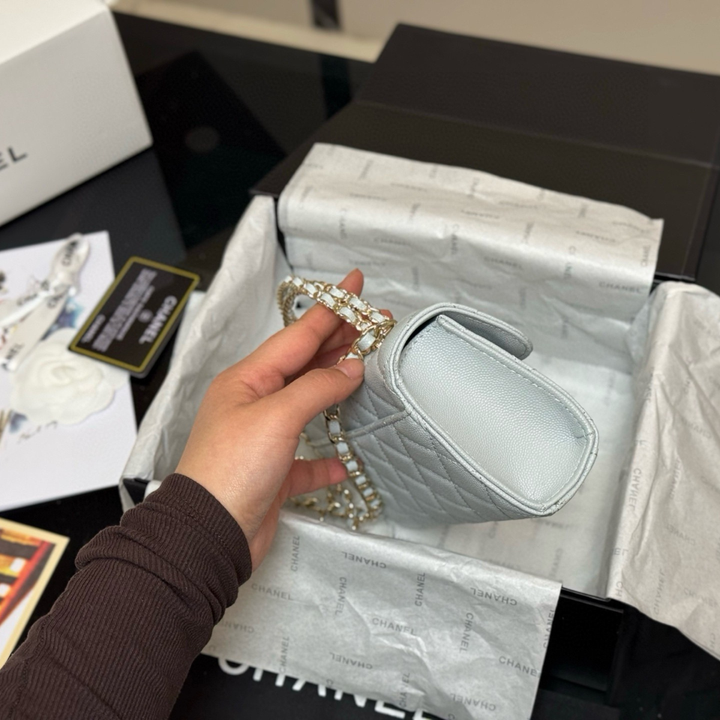 Chanel - Bolso Classic Flap – Gris hielo