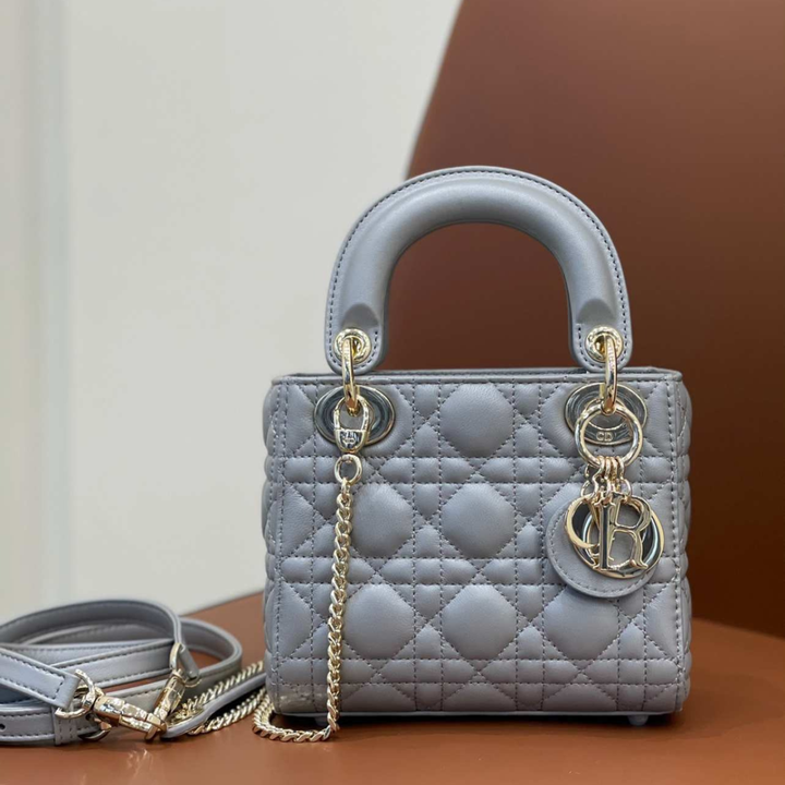 Dior – Bolso Mini Lady Dior