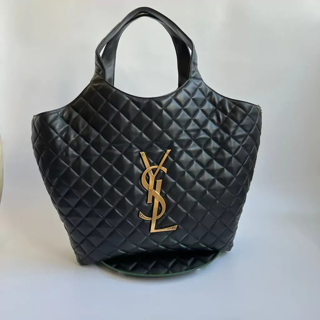 Saint Laurent – Bolso Icare de piel de cordero acolchada