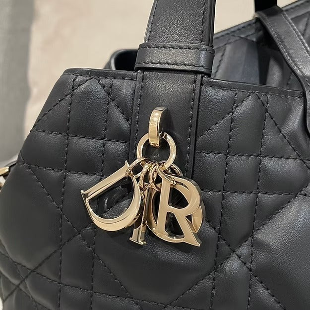 Dior – Bolso tote Toujours Vertical mediano